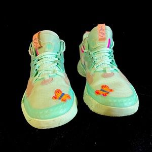 Worn a couple of times. Like new! No creases! Adidas 5